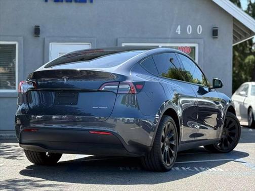2022 Tesla Model Y Long Range Dual Motor All-Wheel Drive