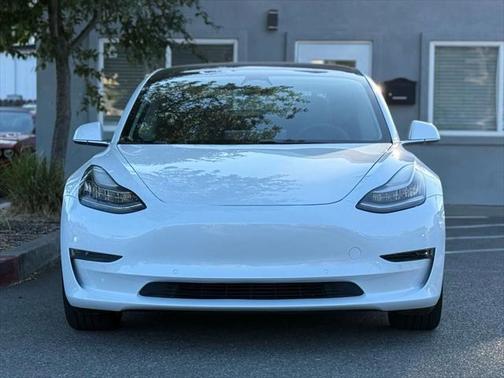 2020 Tesla Model 3 Standard Range