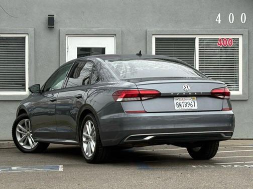 Platinum Gray Metallic 2021 Volkswagen Passat 2.0T S