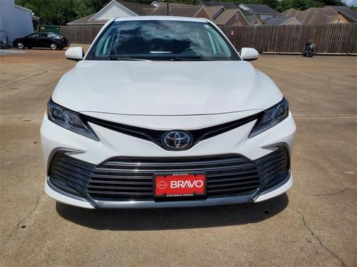 Photo 5 of 34 of 2021 Toyota Camry LE