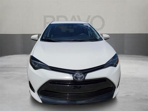 Photo 2 of 34 of 2021 Toyota Camry LE