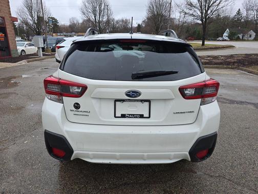 Crystal White Pearl 2022 Subaru Crosstrek Base