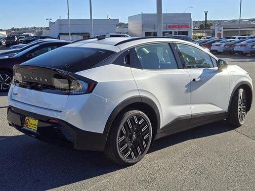 2026 Nissan Leaf PLATINUM+