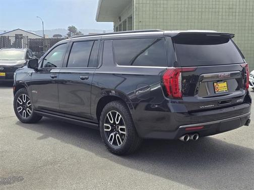 2023 GMC Yukon XL 4WD AT4