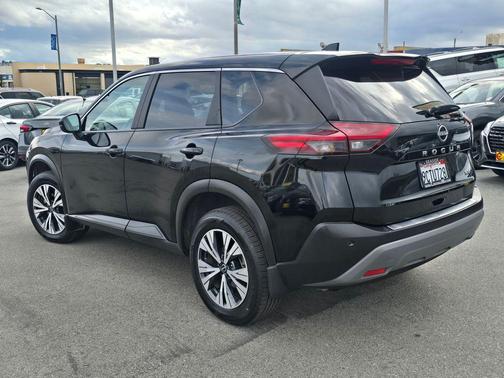 2022 Nissan Rogue SV