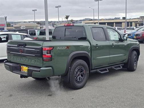 2025 Nissan Frontier PRO-X