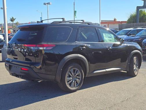 2025 Nissan Pathfinder SV FWD