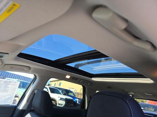 2025 Nissan Pathfinder SV FWD