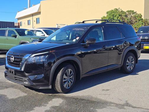 2025 Nissan Pathfinder SV FWD