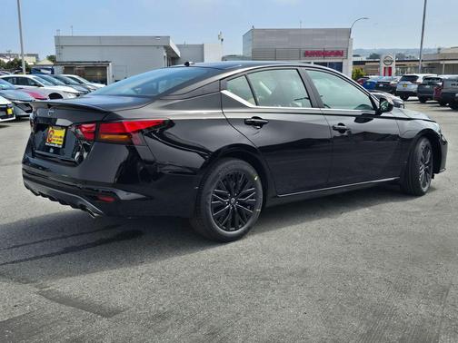Super Black 2026 Nissan Altima 2.5 SV