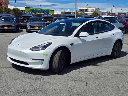 2023 Tesla Model 3 Standard Range