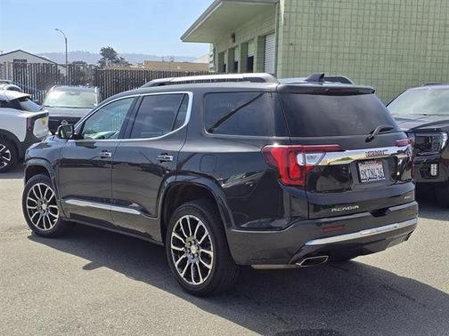2020 GMC Acadia Denali