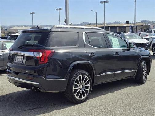 2020 GMC Acadia Denali