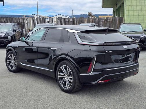 Stellar Black Metallic 2024 Cadillac LYRIQ Luxury