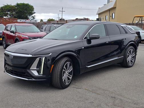 Stellar Black Metallic 2024 Cadillac LYRIQ Luxury