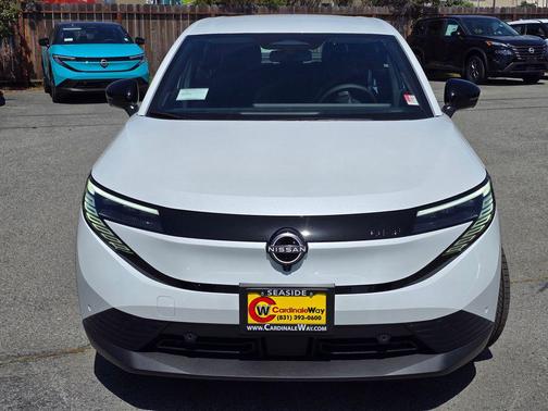 Everest White Pearl Tricoat 2026 Nissan Leaf SV+