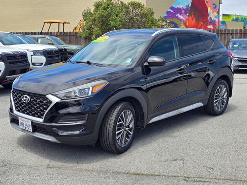 Black Noir Pearl 2019 Hyundai TUCSON SE
