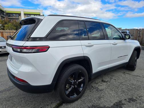 2023 Jeep Grand Cherokee Altitude