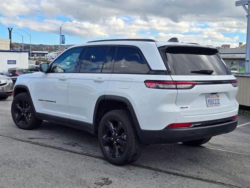 2023 Jeep Grand Cherokee Altitude