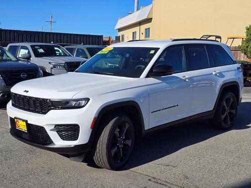 2023 Jeep Grand Cherokee Altitude