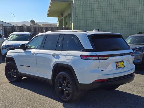 2023 Jeep Grand Cherokee Altitude