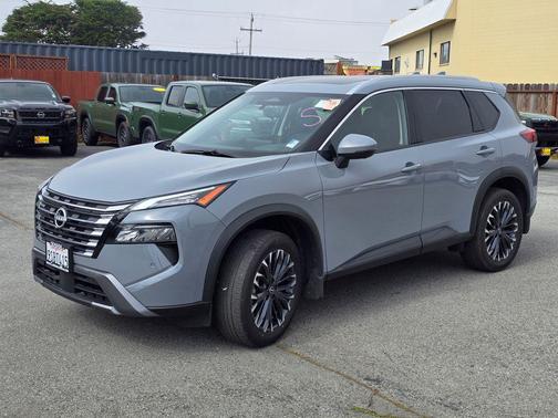 2025 Nissan Rogue SL