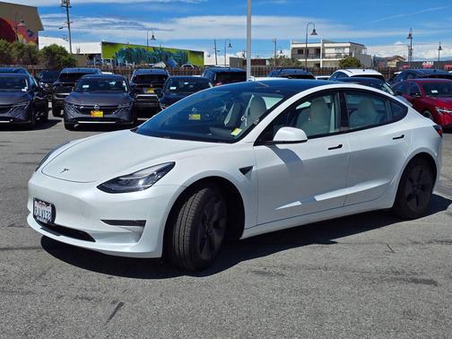 2021 Tesla Model 3 Standard Range Plus