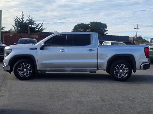 2022 GMC Sierra 1500 SLT