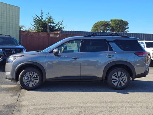 Gun Metallic 2026 Nissan Pathfinder SV