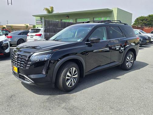 Super Black 2026 Nissan Pathfinder SL