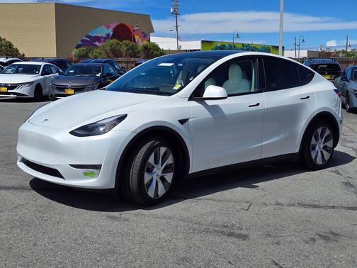 2023 Tesla Model Y Long Range Dual Motor All-Wheel Drive