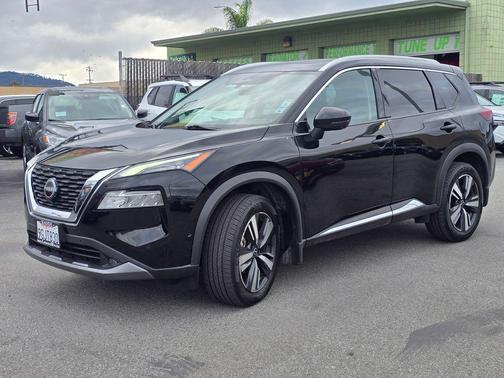 2022 Nissan Rogue SL