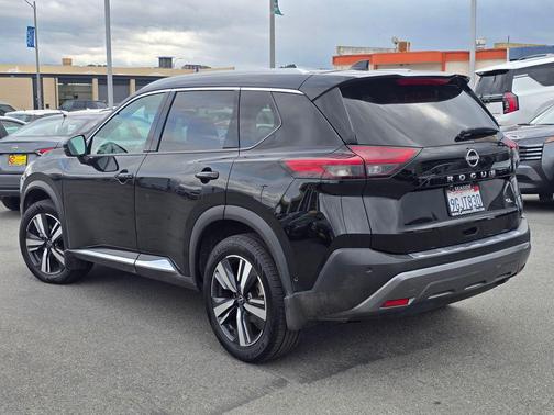 2022 Nissan Rogue SL