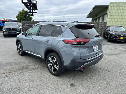 Boulder Gray Pearl 2023 Nissan Rogue SL