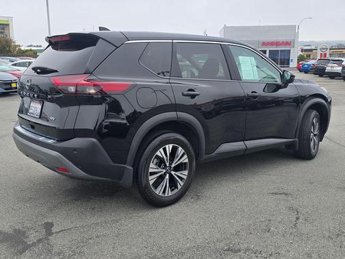Super Black 2023 Nissan Rogue SV