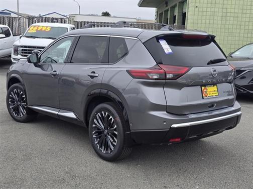 2025 Nissan Rogue Platinum