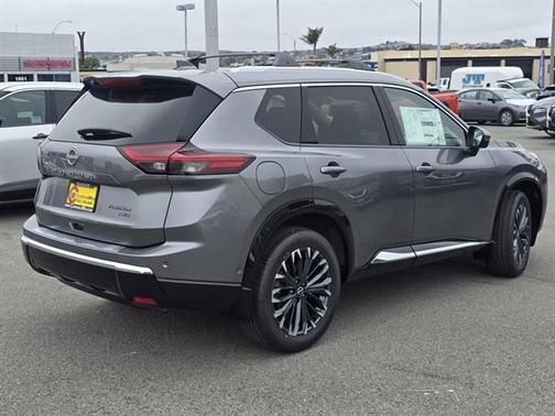 2025 Nissan Rogue Platinum