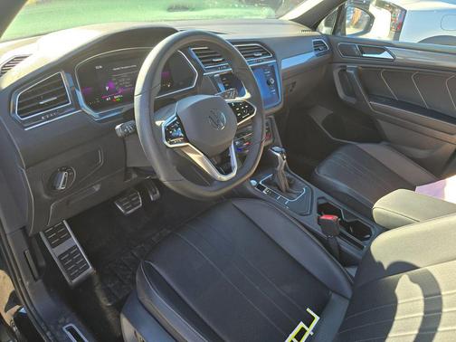 2022 Volkswagen Tiguan 2.0T SE R-Line Black