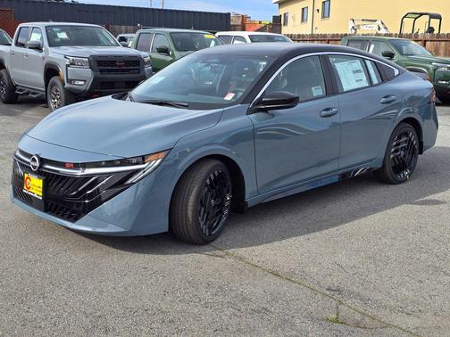 Atlantic Gray Metallic/Super Black 2026 Nissan Sentra SR