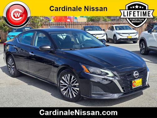 Super Black 2025 Nissan Altima 2.5 SV