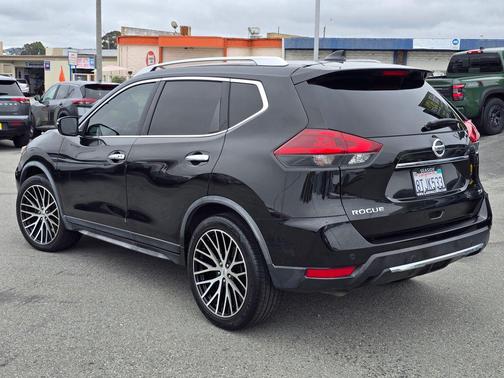 Magnetic Black Pearl 2020 Nissan Rogue SV
