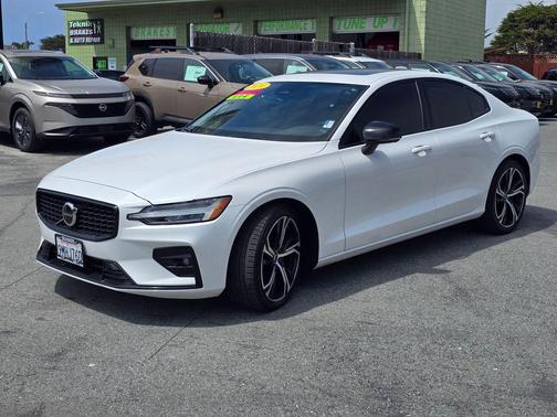Fusion Red Metallic 2024 Volvo S60 B5 Core Dark Theme