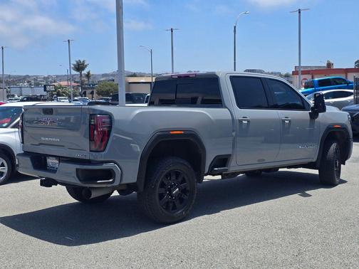 Thunderstorm Gray 2024 GMC Sierra 2500 AT4