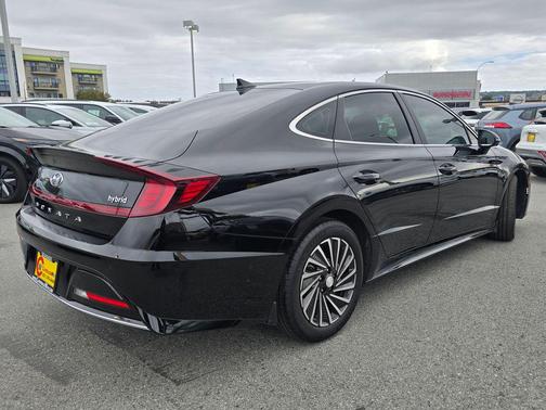 2023 Hyundai SONATA Hybrid Limited