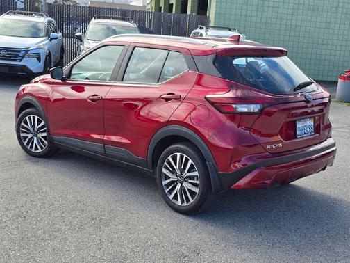 2023 Nissan Kicks SV