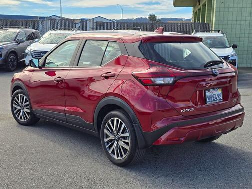 2023 Nissan Kicks SV