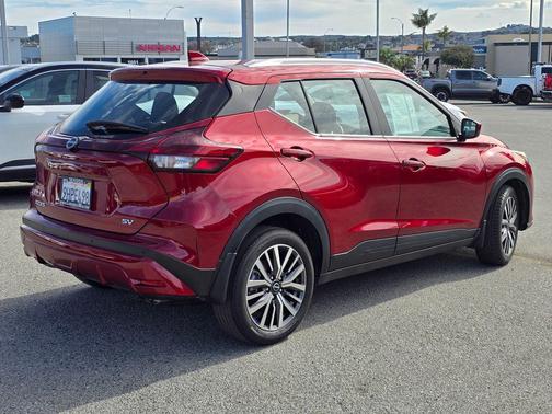 2023 Nissan Kicks SV