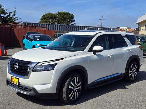 2023 Nissan Pathfinder Platinum 4WD