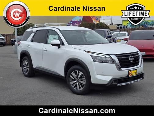 2025 Nissan Pathfinder SL FWD
