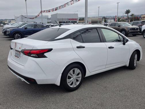 Fresh Powder 2021 Nissan Versa 1.6 S